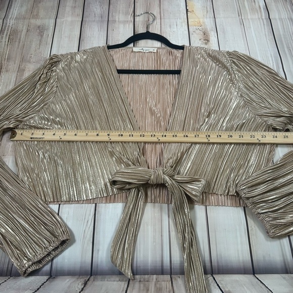 Molly Green Gold Pleated Tie-Front Crop Blouse/Cardigan. Size XL. - Picture 3 of 8